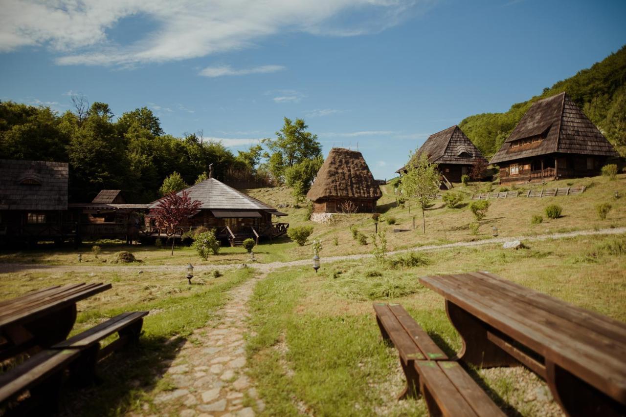 Raven'S Nest - The Hidden Village, Transylvania - Romania Sub Piatra Dış mekan fotoğraf