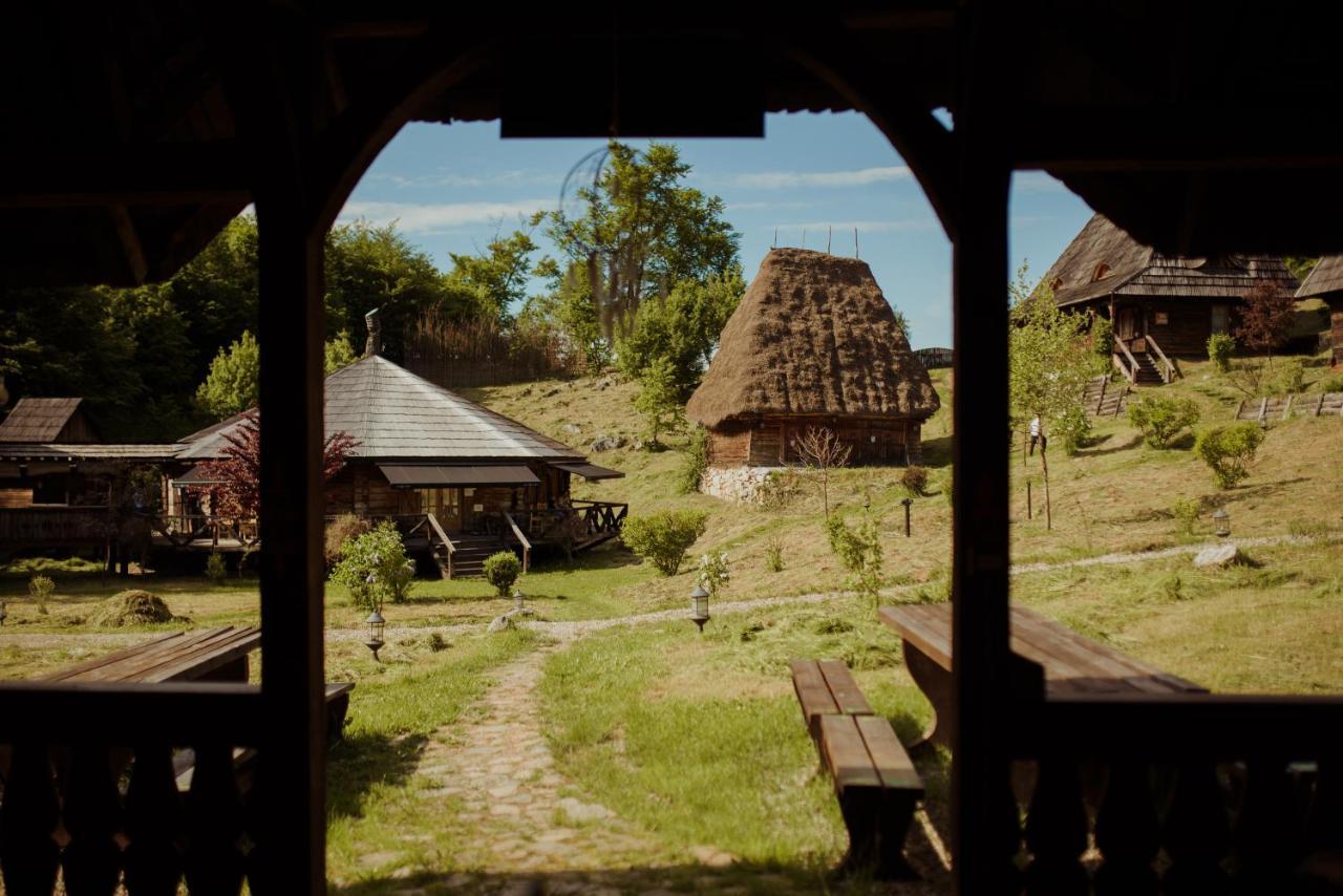 Raven'S Nest - The Hidden Village, Transylvania - Romania Sub Piatra Dış mekan fotoğraf